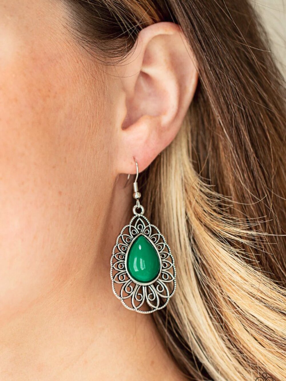 Paparazzi Jewelry Accessories - Dream STAYCATION - Green Earrings - Vintage